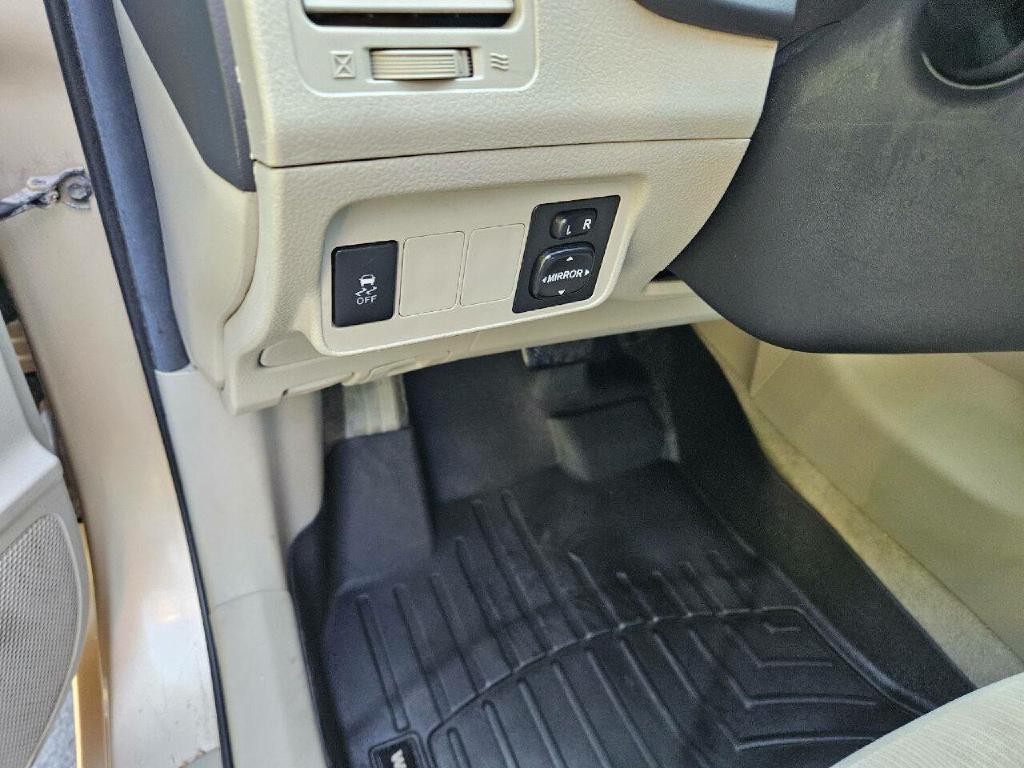 2012 Toyota Corolla Image 16