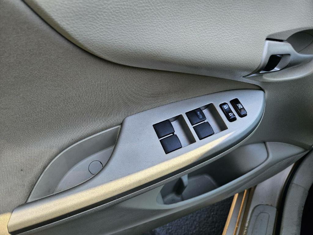 2012 Toyota Corolla Image 17