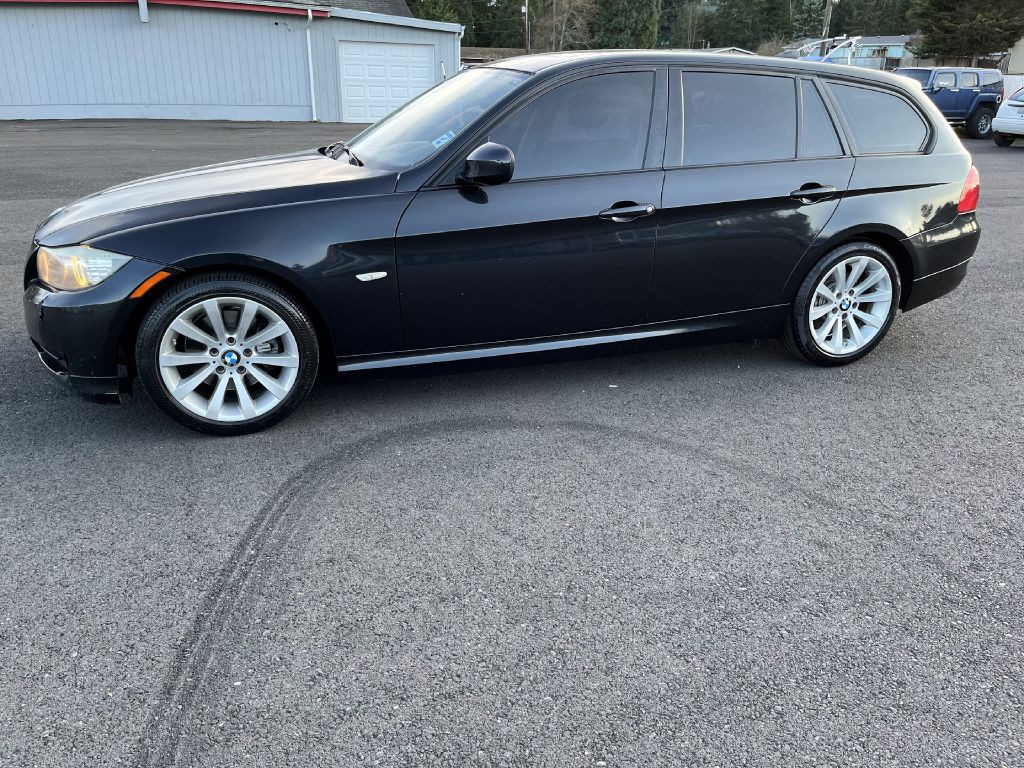 2012 BMW 3 Series Image 2