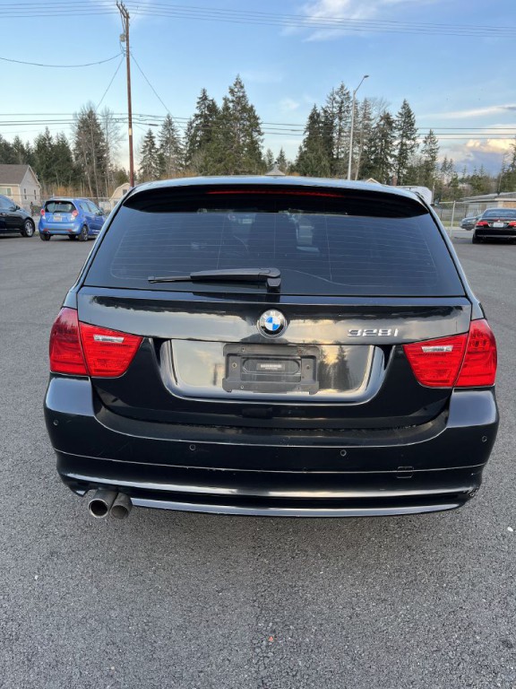 2012 BMW 3 Series Image 5