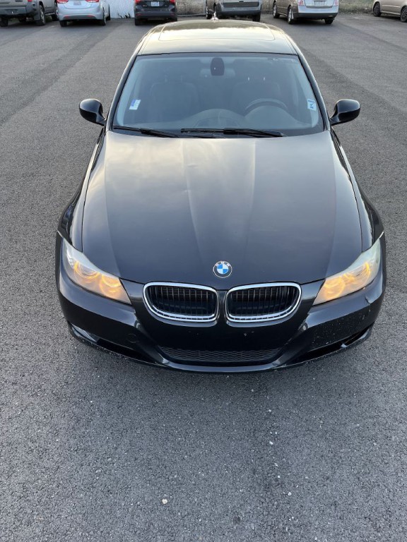 2012 BMW 3 Series Image 9