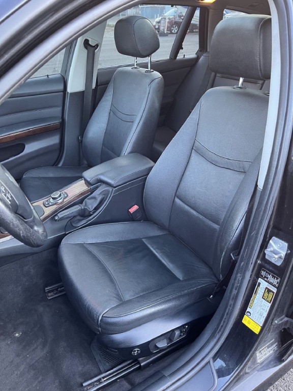 2012 BMW 3 Series Image 10