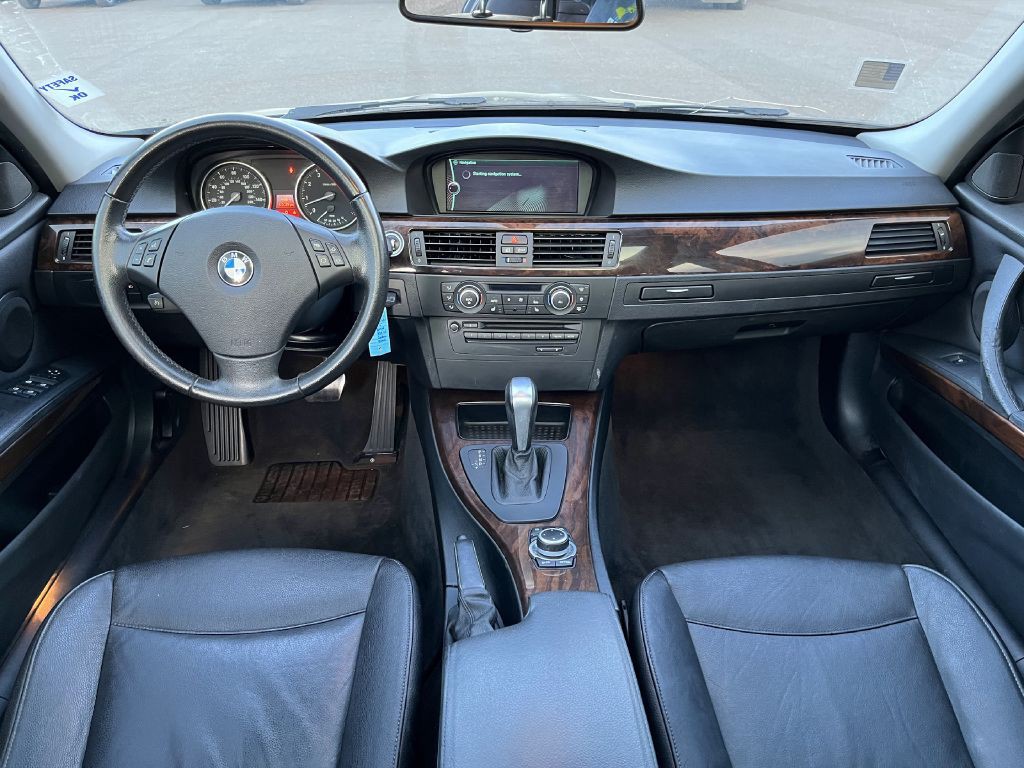 2012 BMW 3 Series Image 12