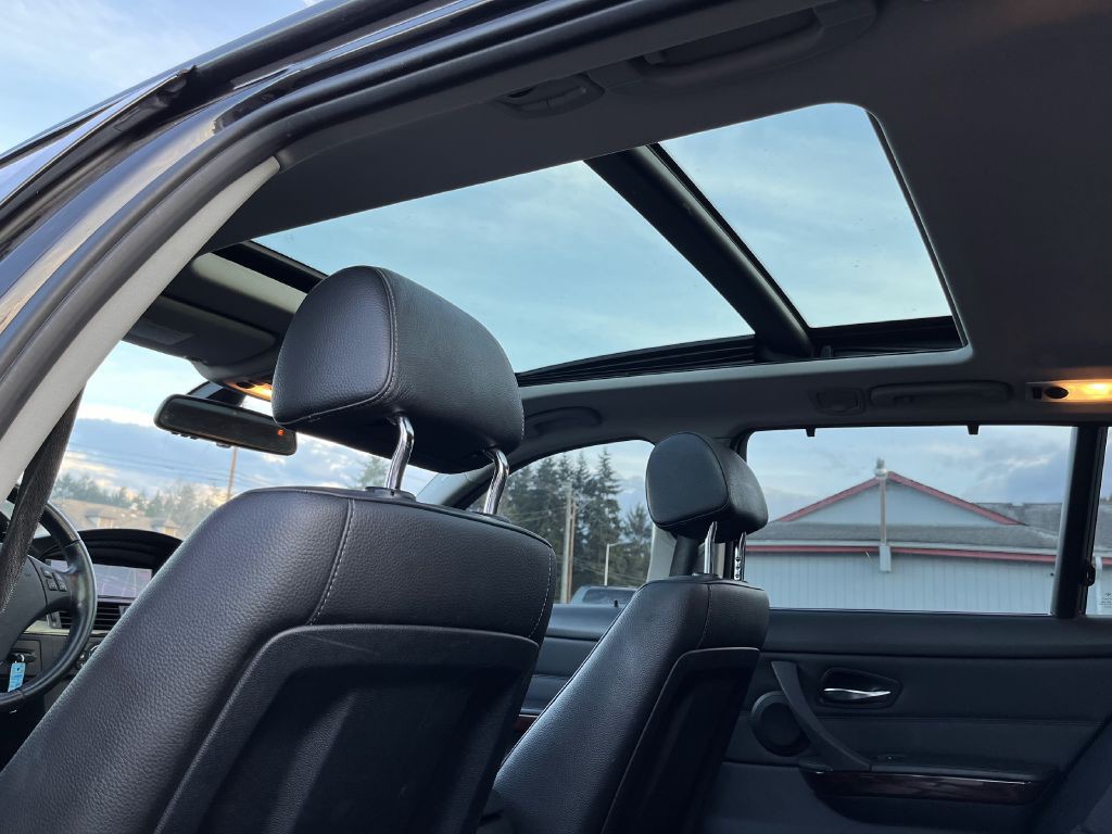 2012 BMW 3 Series Image 13