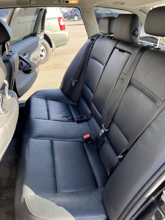 2012 BMW 3 Series Image 15