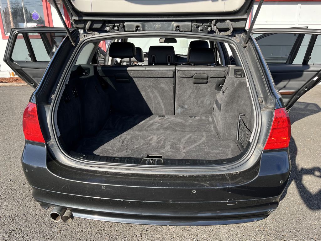 2012 BMW 3 Series Image 16