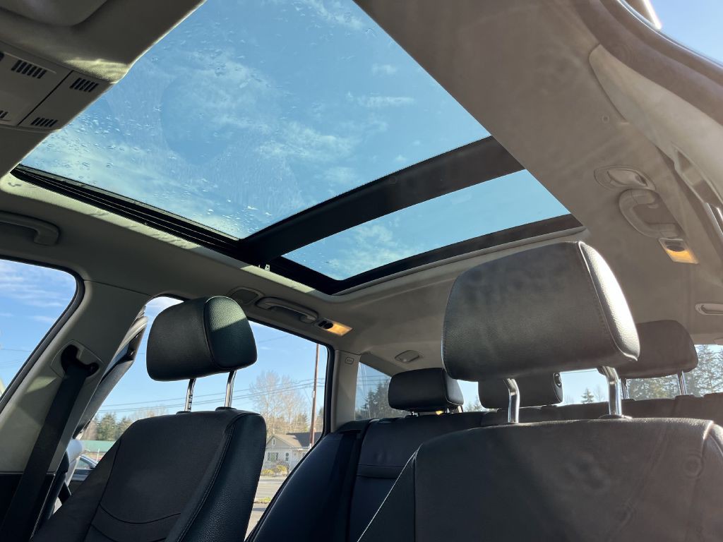 2012 BMW 3 Series Image 17