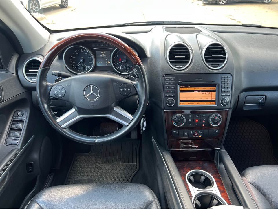 2010 Mercedes-Benz M-Class Image 7