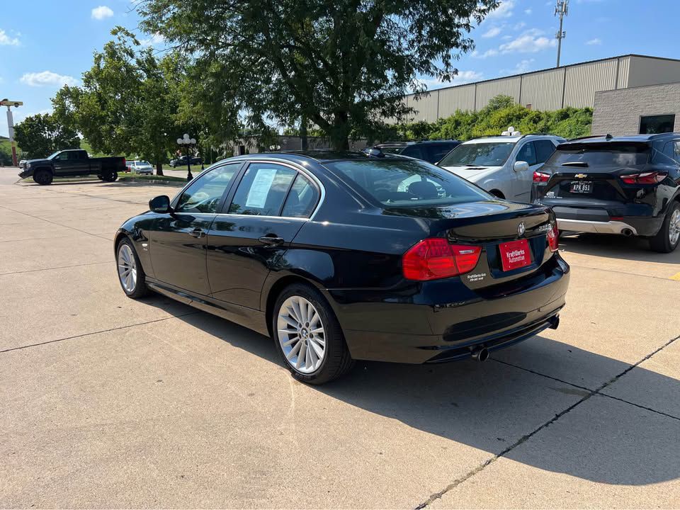 2011 BMW 3 Series Image 6