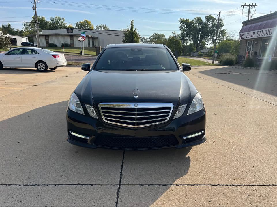 2013 Mercedes-Benz E-Class Image 2