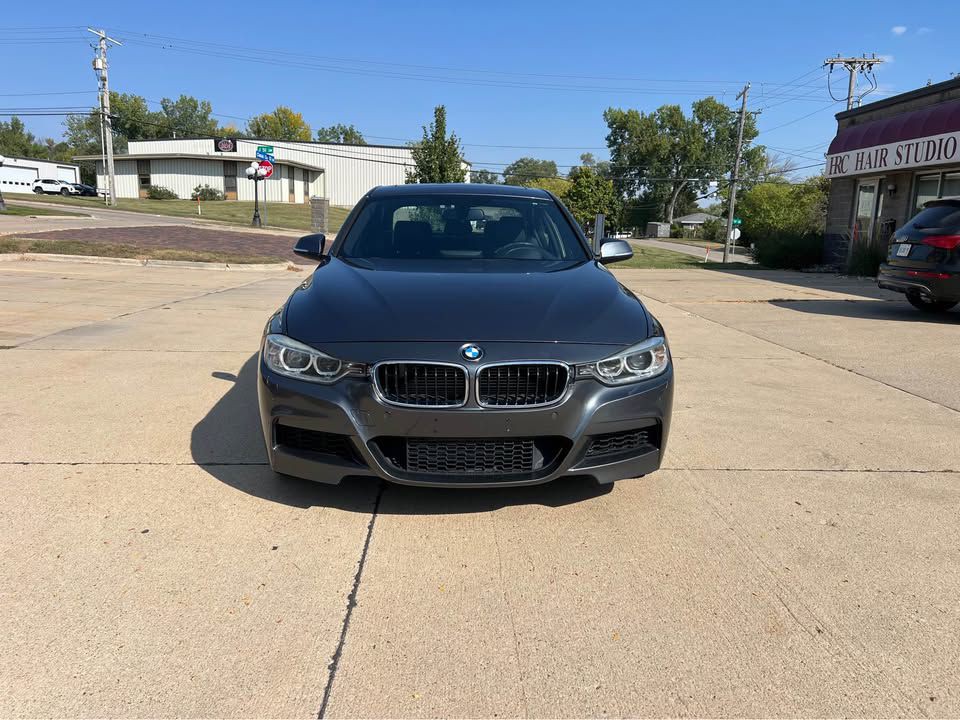 2014 BMW 3 Series Image 2