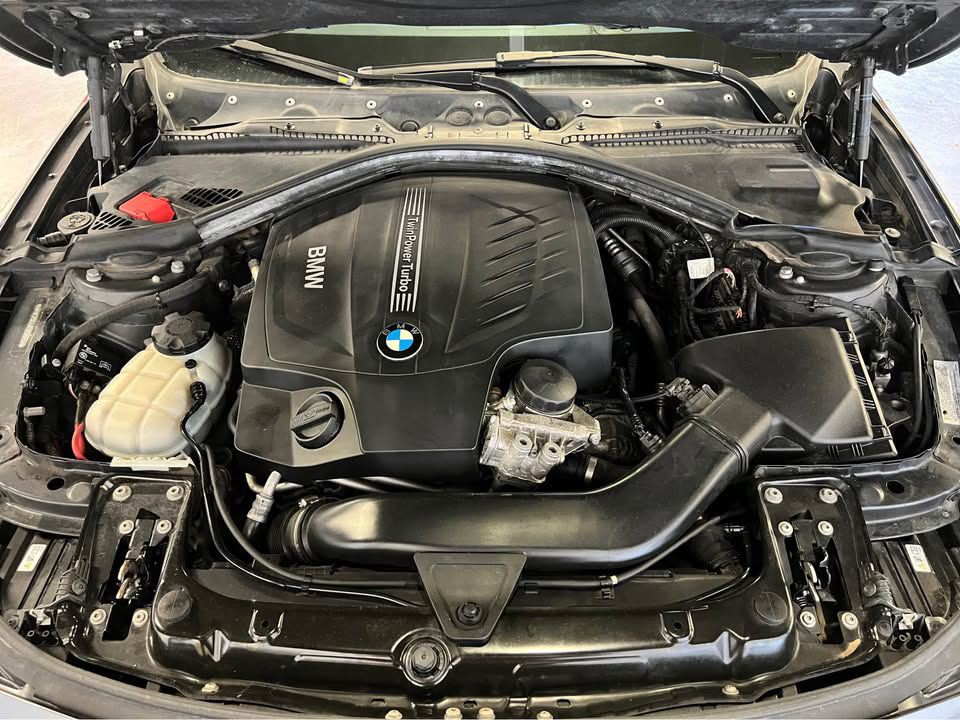 2014 BMW 3 Series Image 11