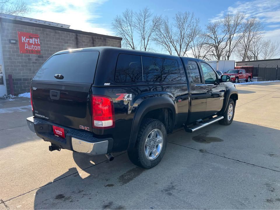 2011 GMC Sierra Image 4