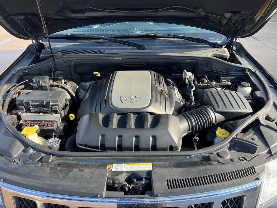 2012 Jeep Grand Cherokee Image 11