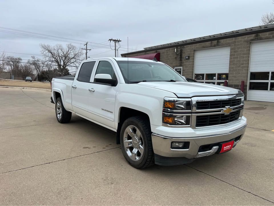2015 Chevrolet Silverado 1500 Image 3
