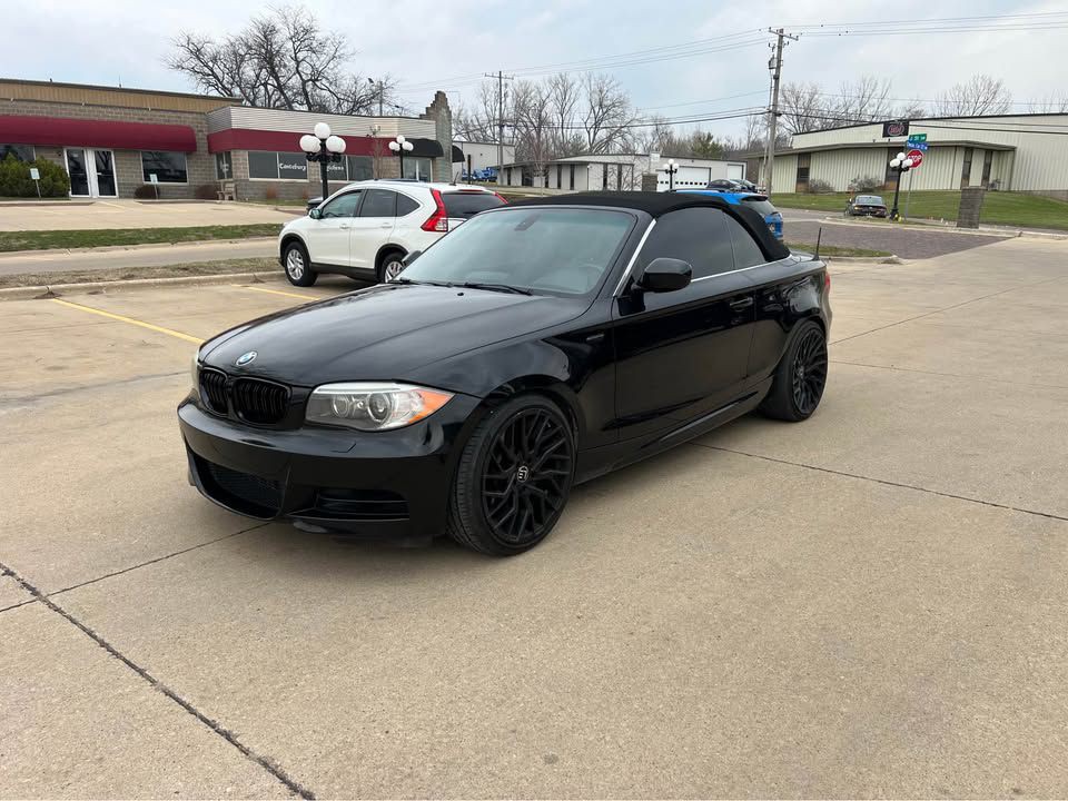 2012 BMW 1 Series Image 2