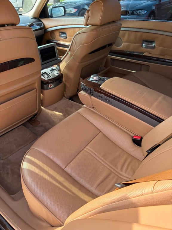 2008 BMW 7 Series Image 9