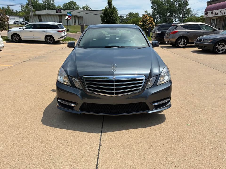 2013 Mercedes-Benz E-Class Image 2