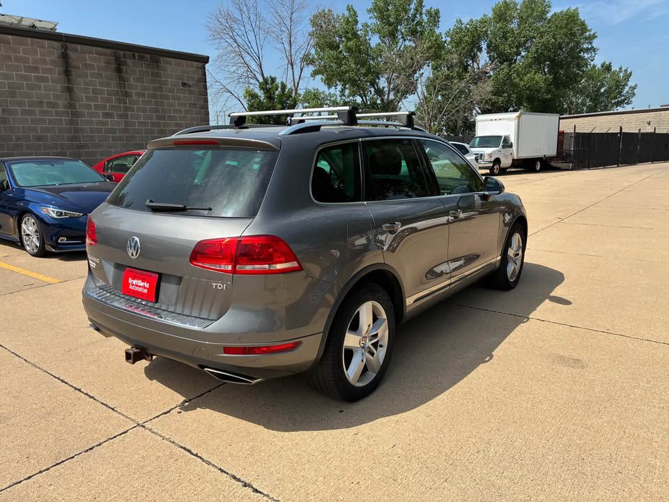 2012 Volkswagen Touareg Image 4