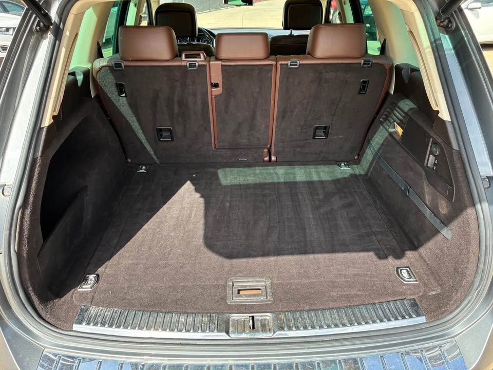 2012 Volkswagen Touareg Image 10