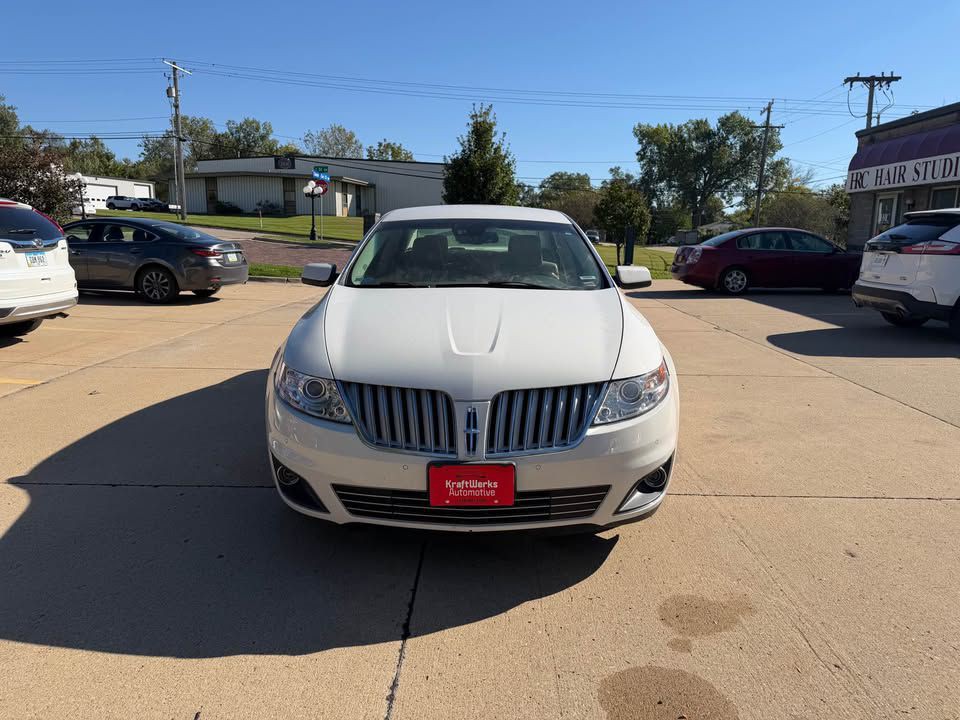 2010 Lincoln MKS Image 2