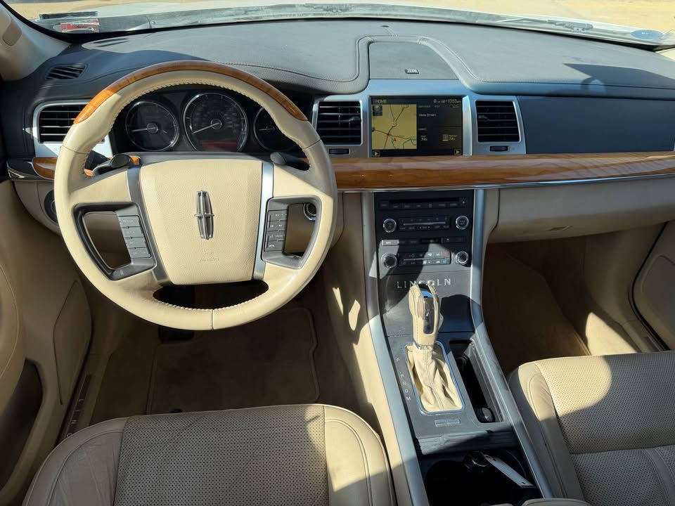2010 Lincoln MKS Image 7