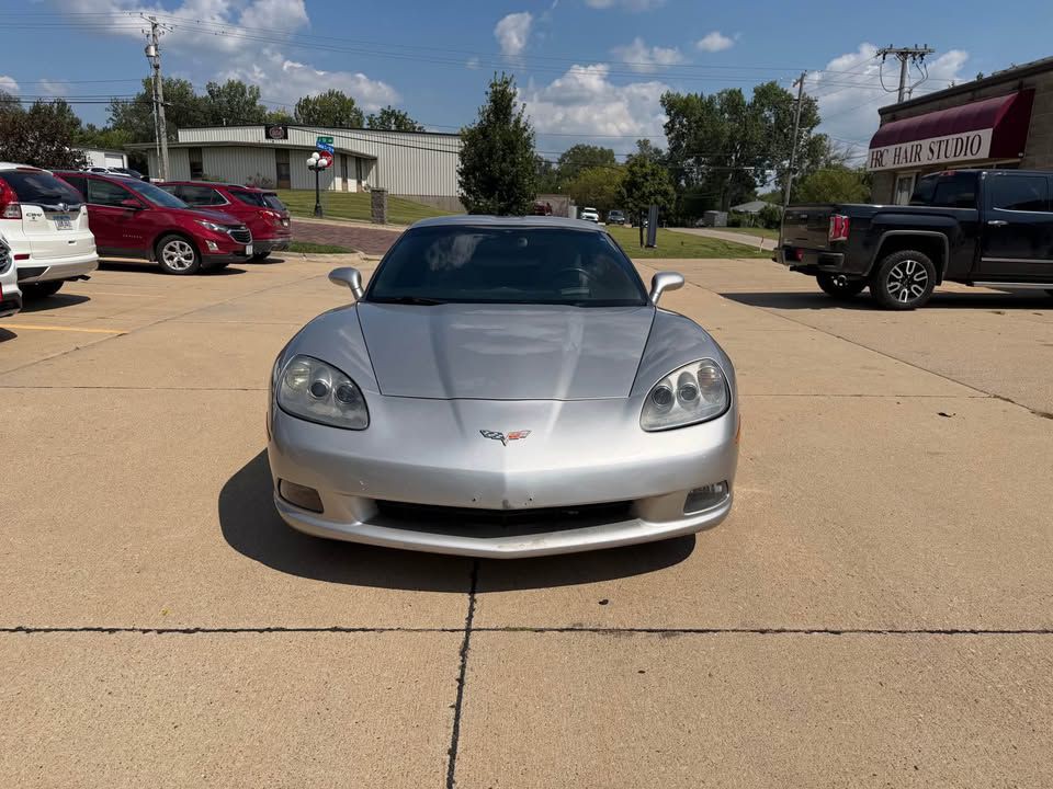 2005 Chevrolet Corvette Image 2