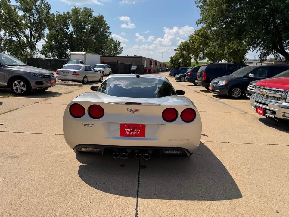 2005 Chevrolet Corvette Image 5