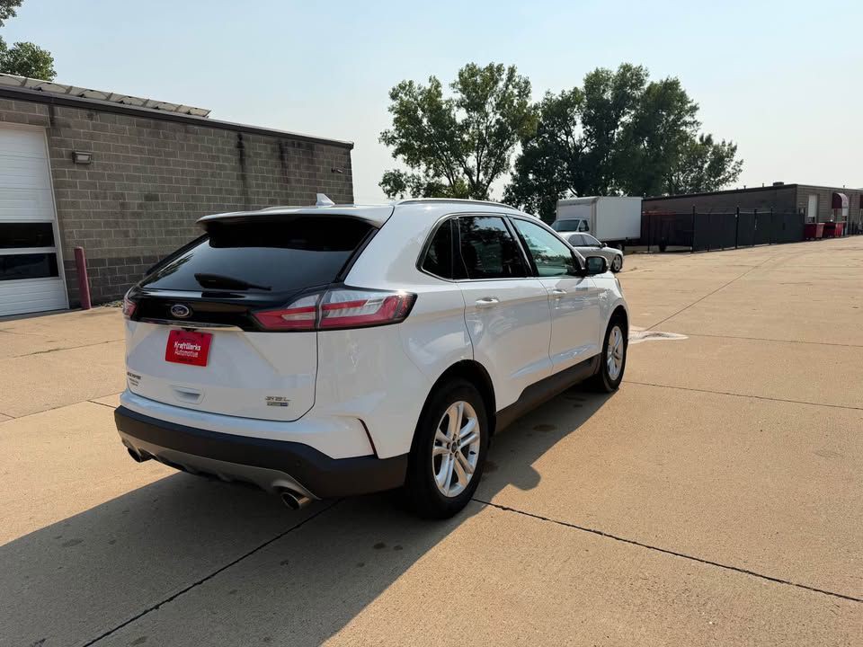 2019 Ford Edge Image 4