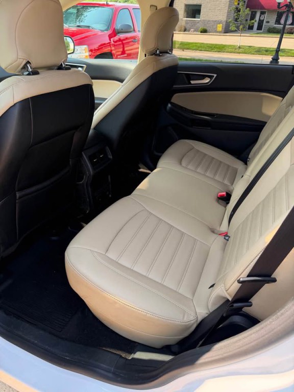 2019 Ford Edge Image 9