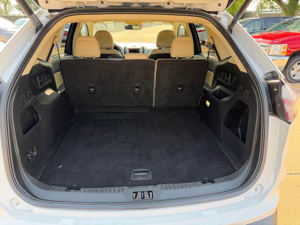 2019 Ford Edge Image 10