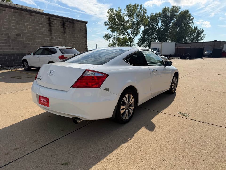 2010 Honda Accord Image 4