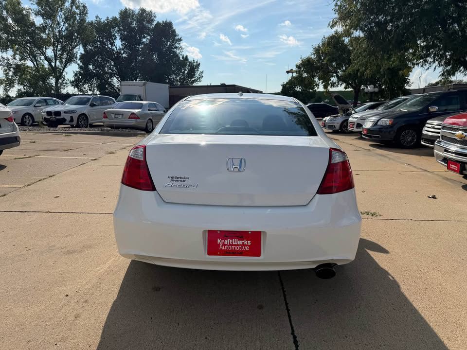 2010 Honda Accord Image 5