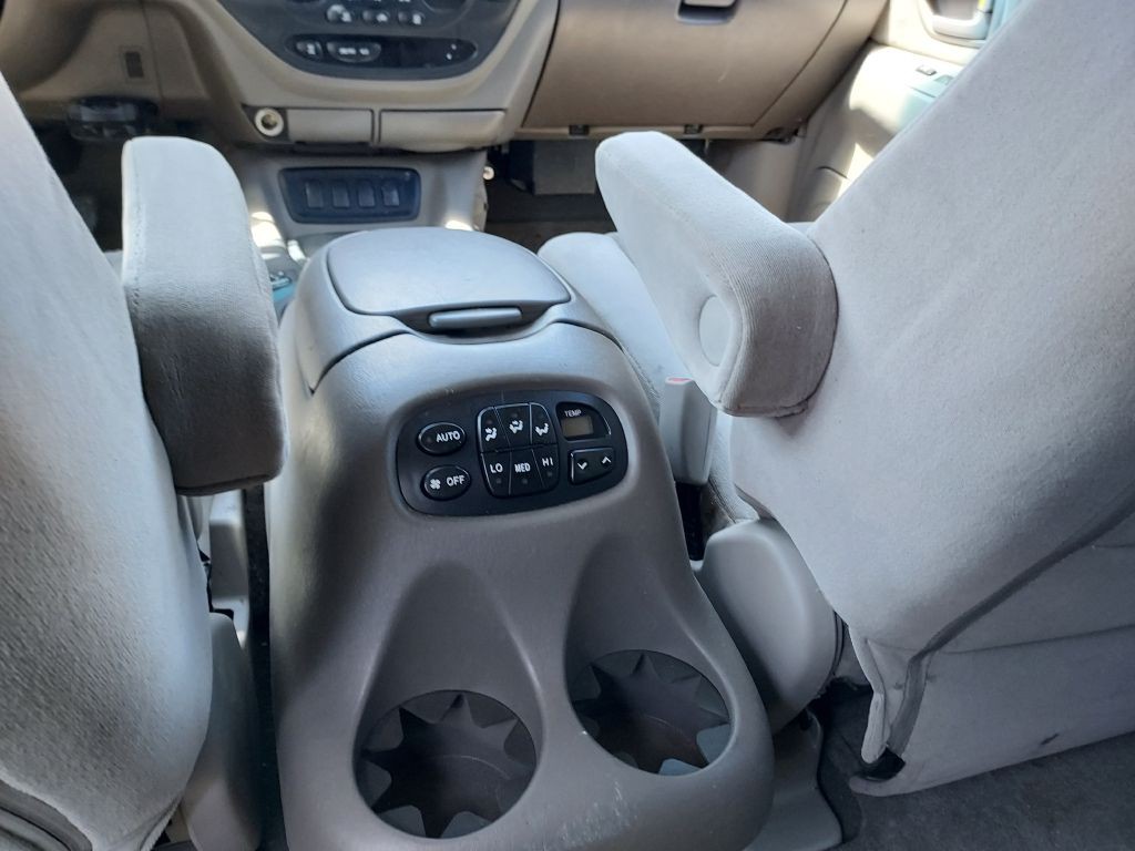 2006 Toyota Sequoia Image 11