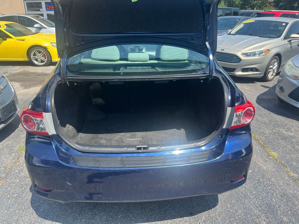 2013 Toyota Corolla Image 5