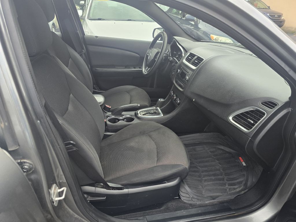2013 Dodge Avenger Image 7
