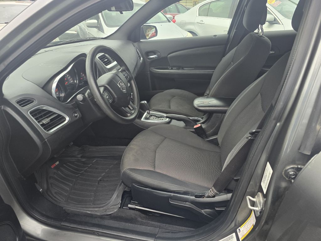2013 Dodge Avenger Image 10
