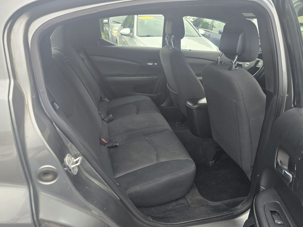 2013 Dodge Avenger Image 11