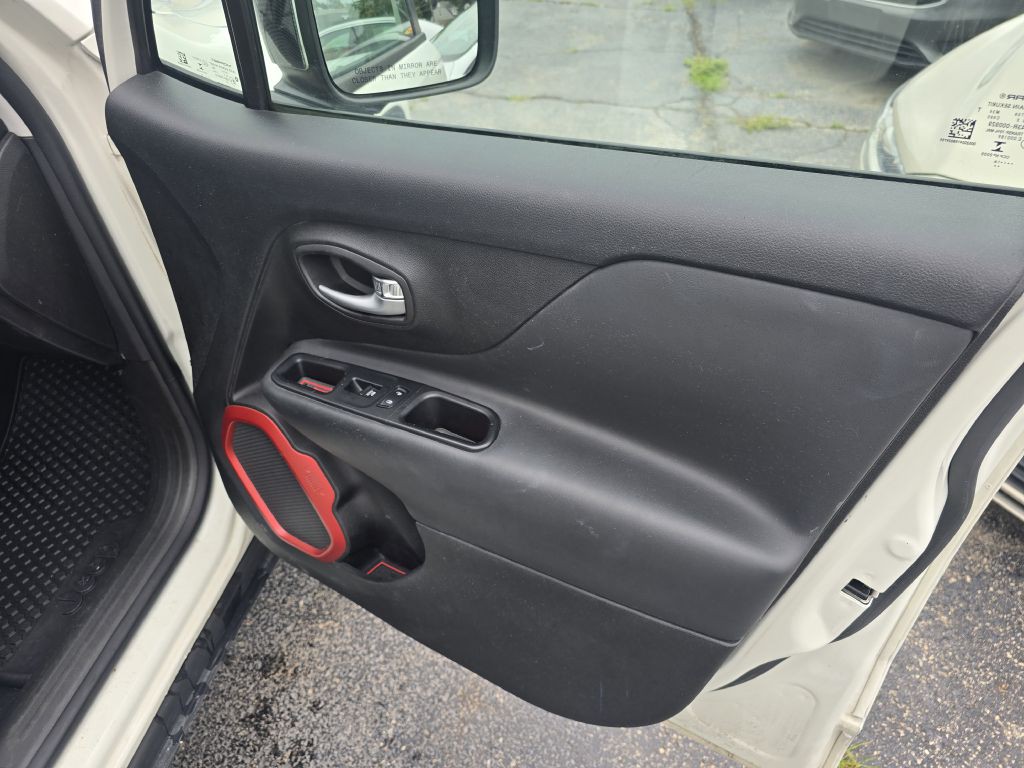 2016 Jeep Renegade Image 10