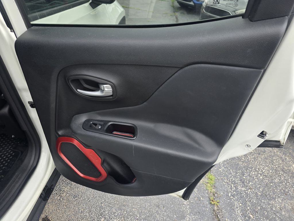 2016 Jeep Renegade Image 14