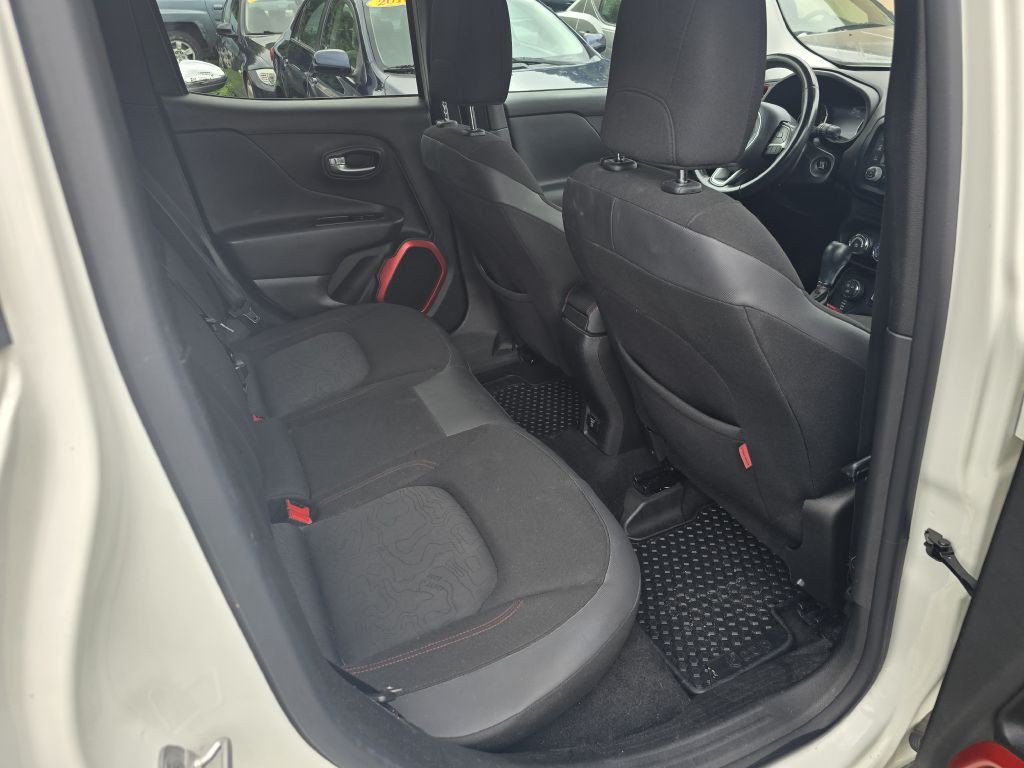 2016 Jeep Renegade Image 15