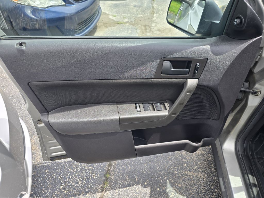 2008 Ford Focus Image 6