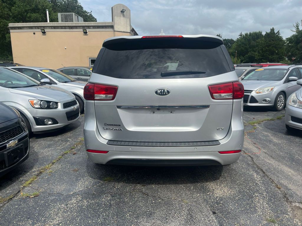 2016 Kia Sedona Image 4