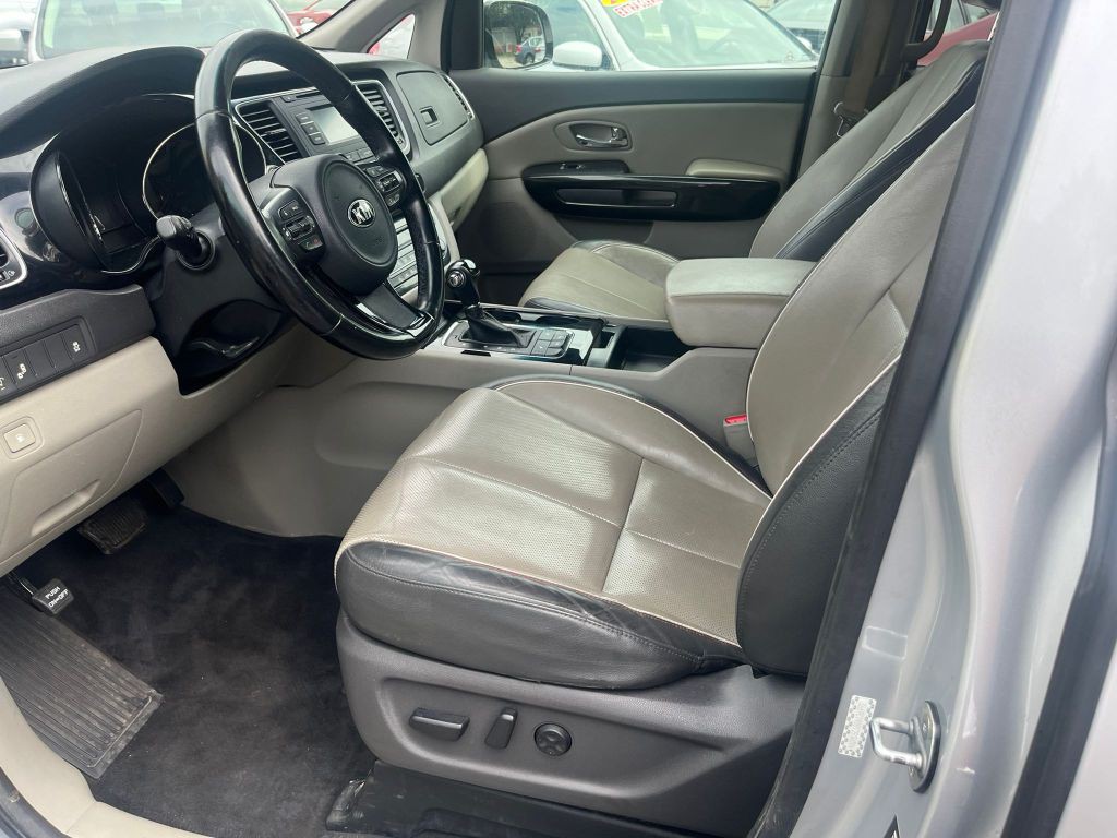 2016 Kia Sedona Image 7