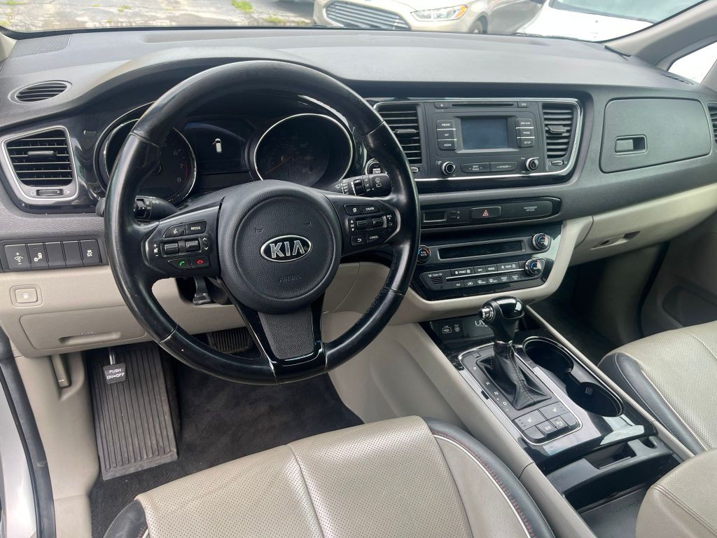 2016 Kia Sedona Image 8