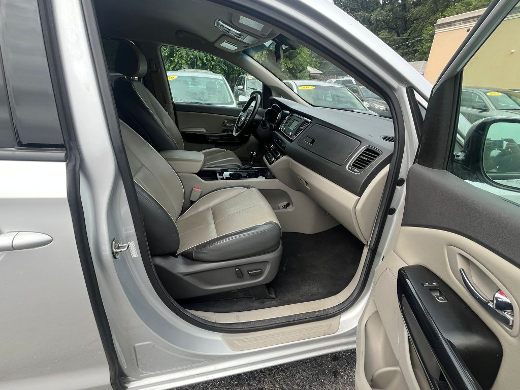 2016 Kia Sedona Image 10