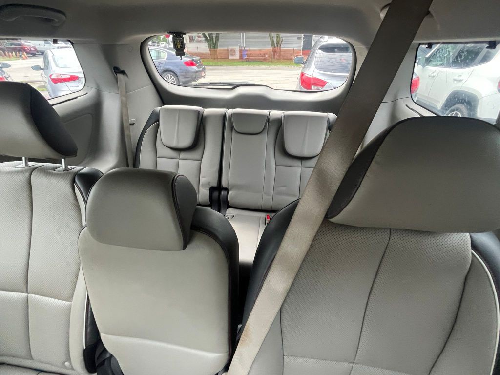 2016 Kia Sedona Image 12