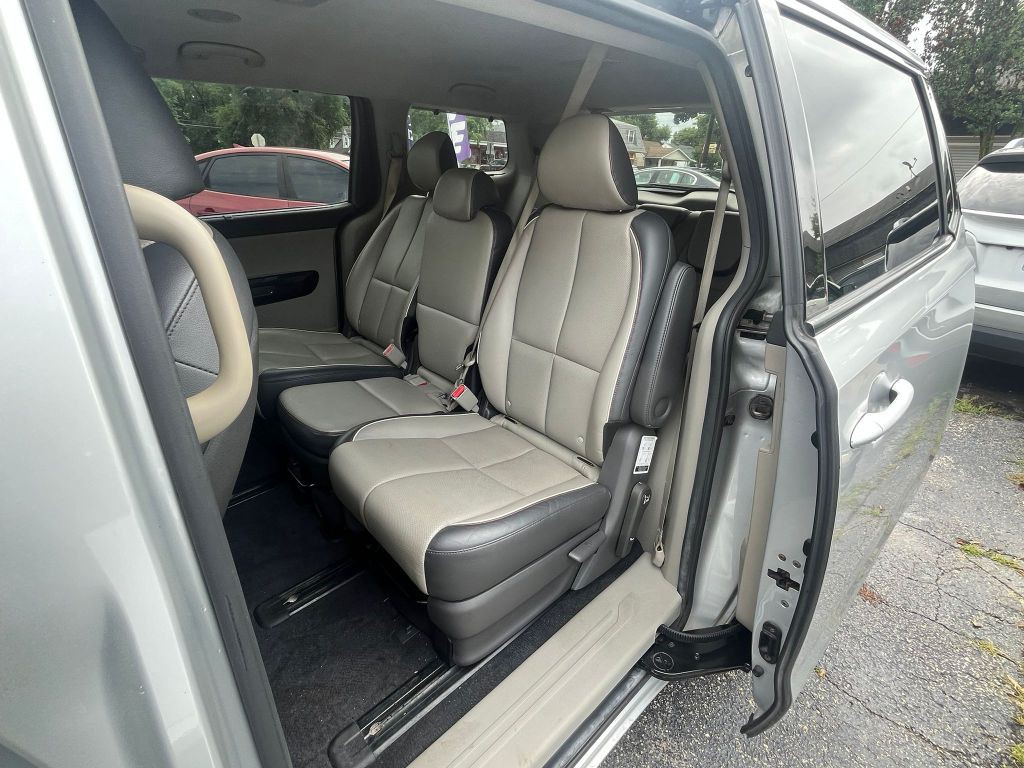 2016 Kia Sedona Image 13