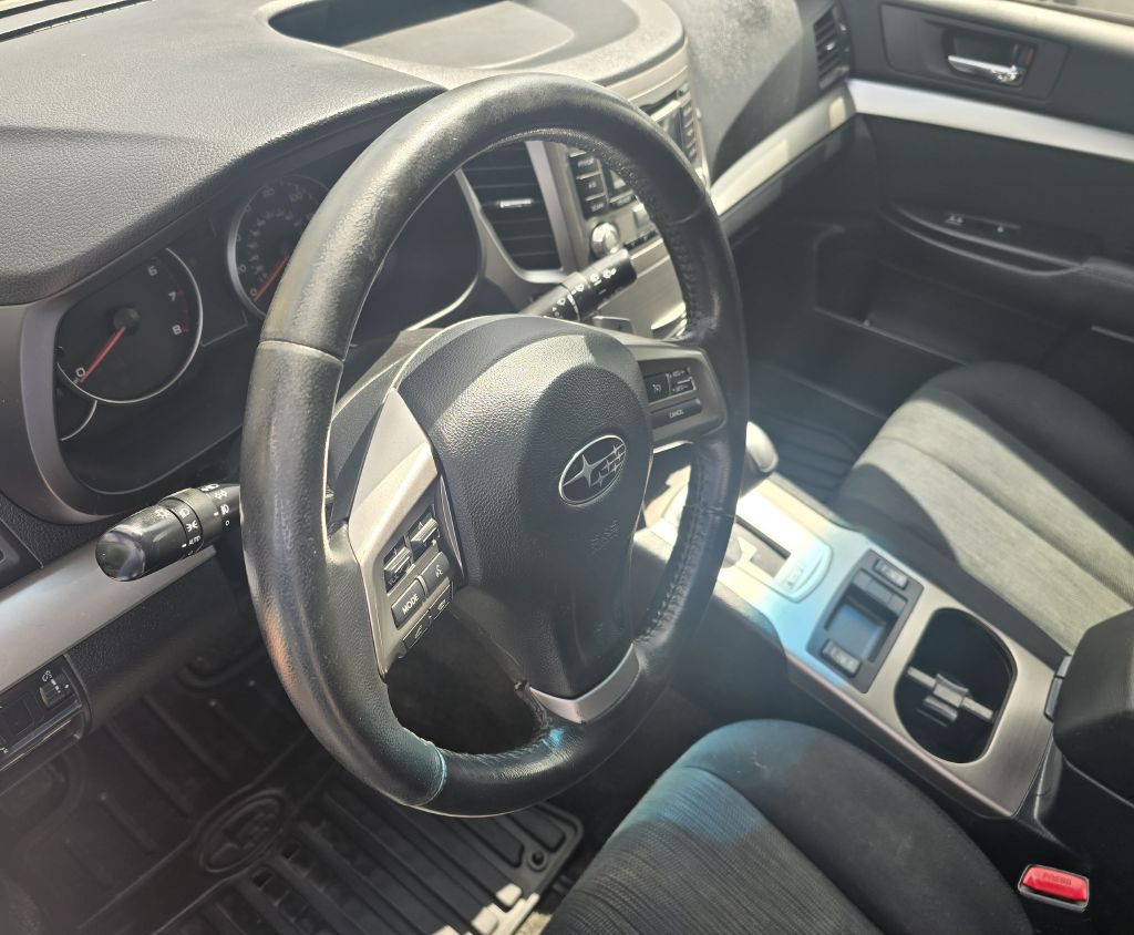 2013 Subaru Outback Image 8