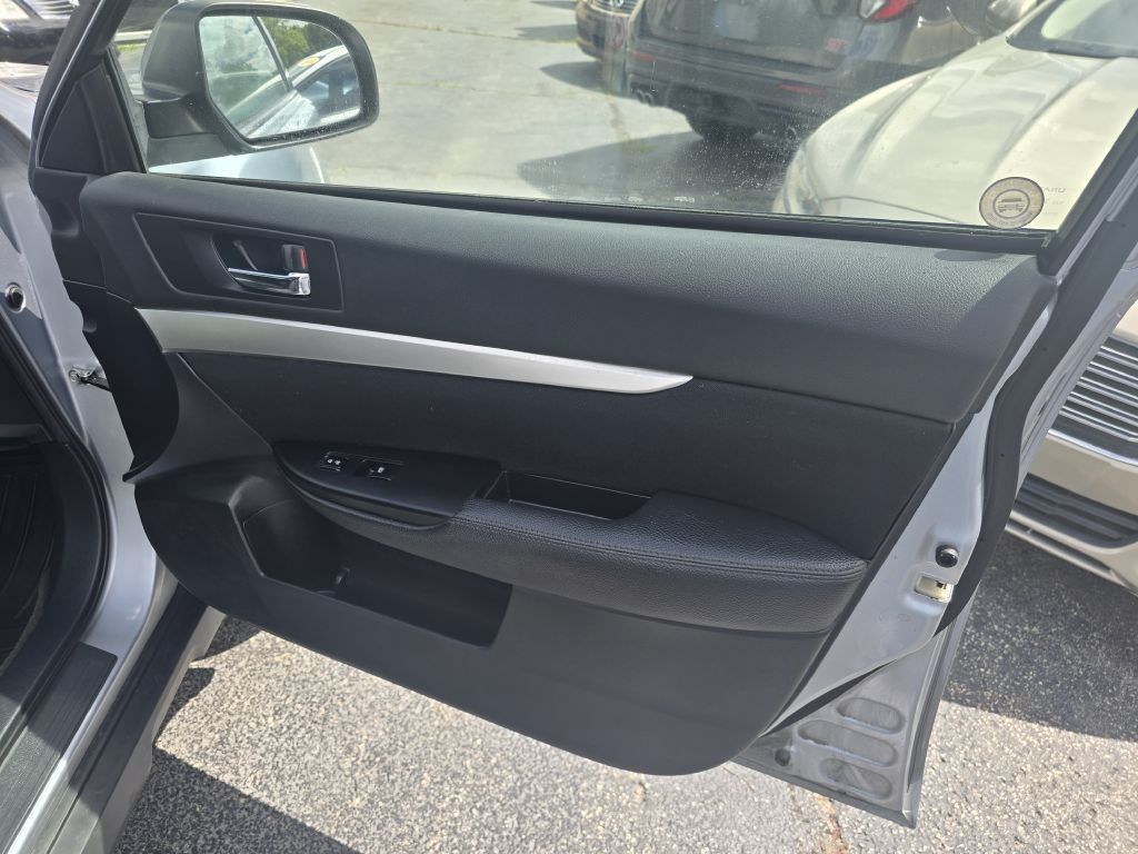2013 Subaru Outback Image 10